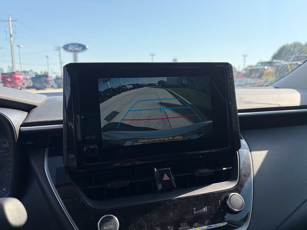 Used 2025 Toyota Corolla LE FWD image 21