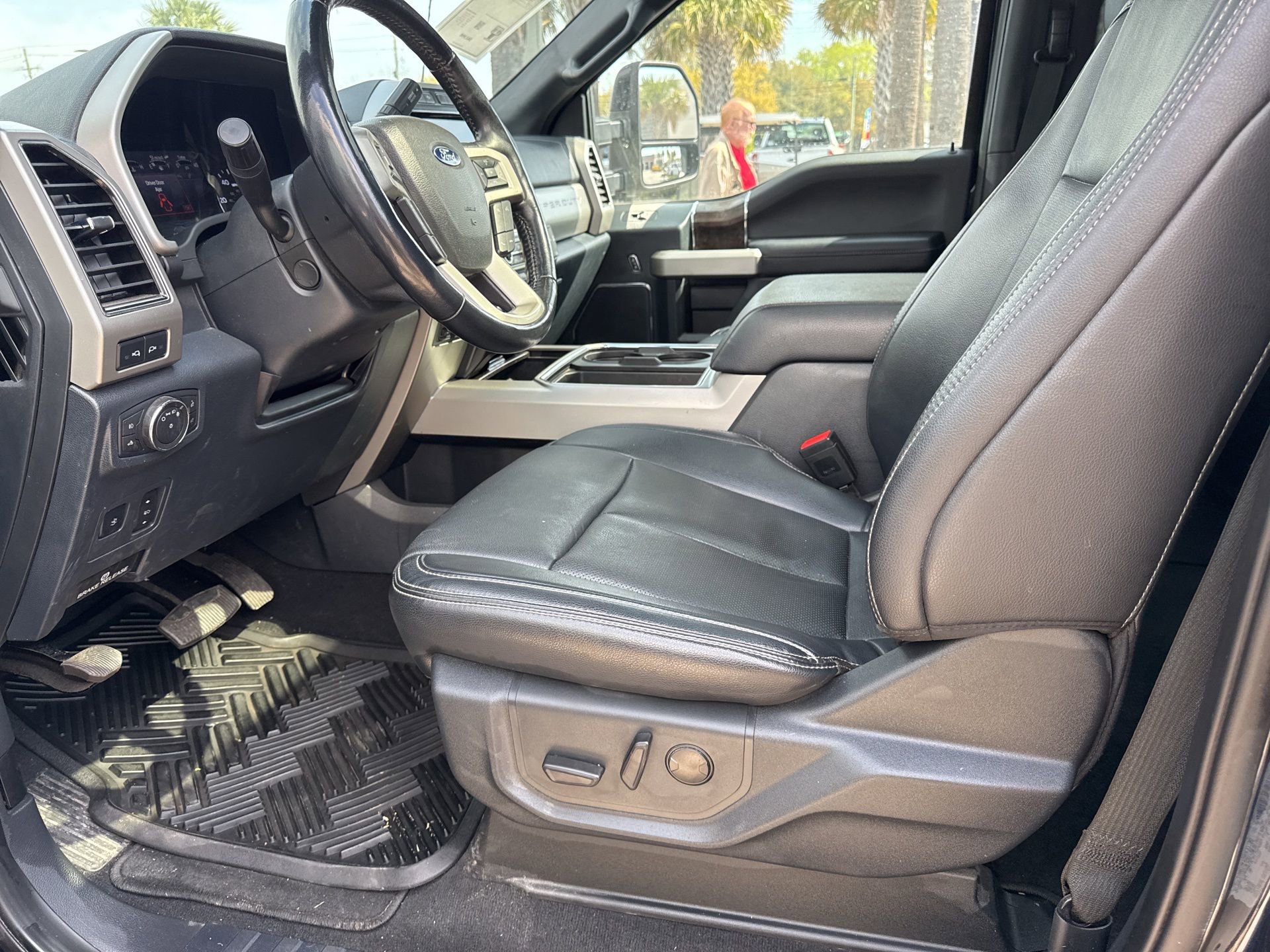 Certified 2022 Ford F250 Lariat w/ Tremor Off-Road Package image 13