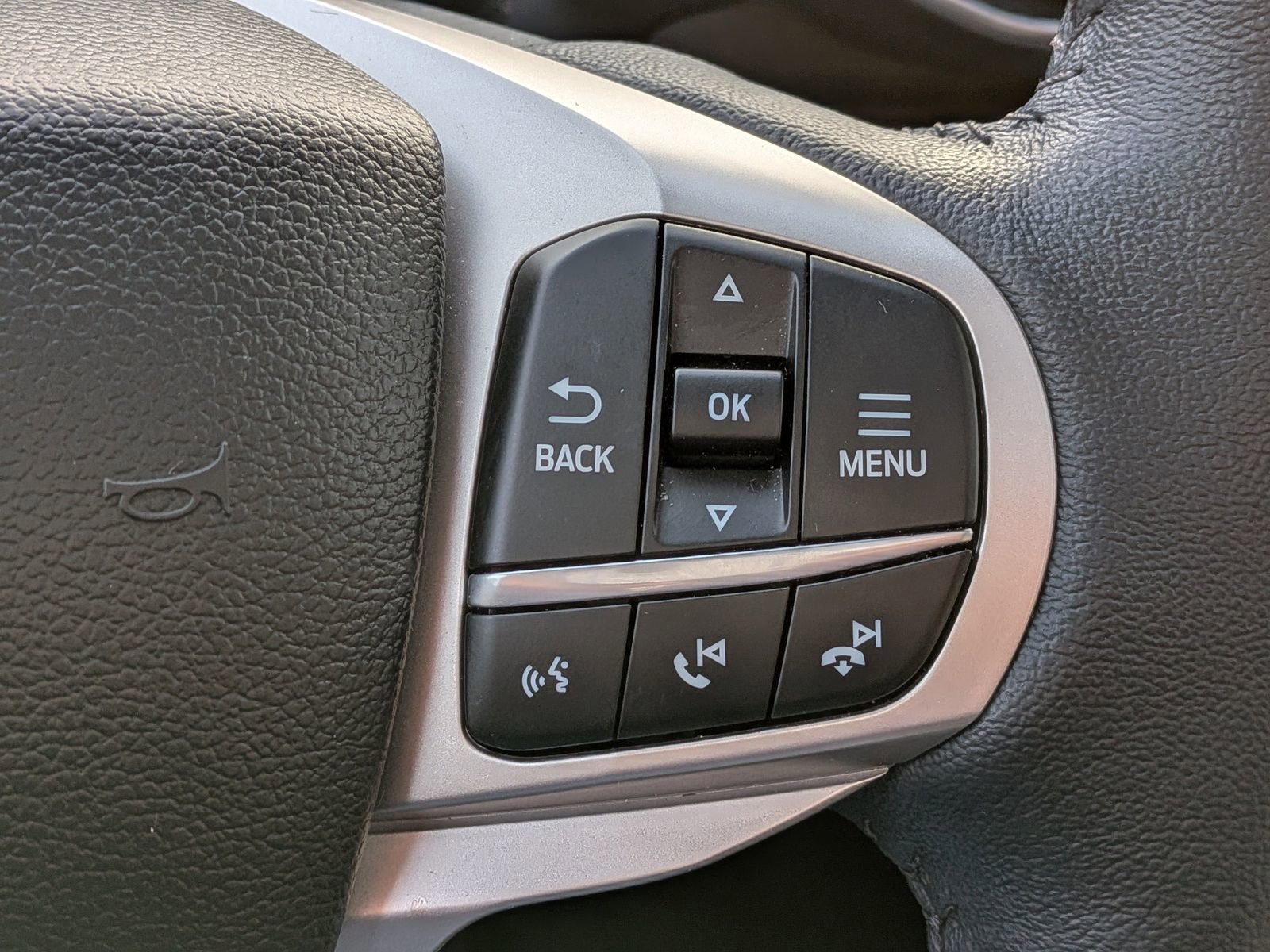 Certified 2023 Ford Explorer Limited w/ Limited Technology Package image 31