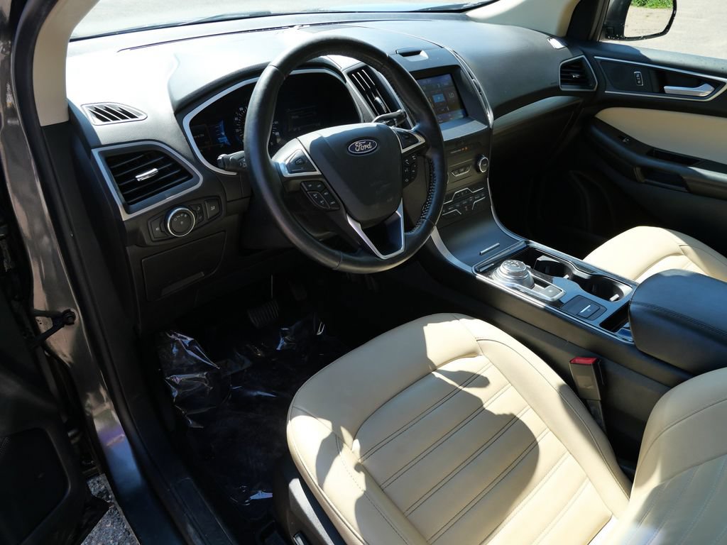 Certified 2019 Ford Edge SEL w/ Equipment Group 201A AWD/4WD image 3