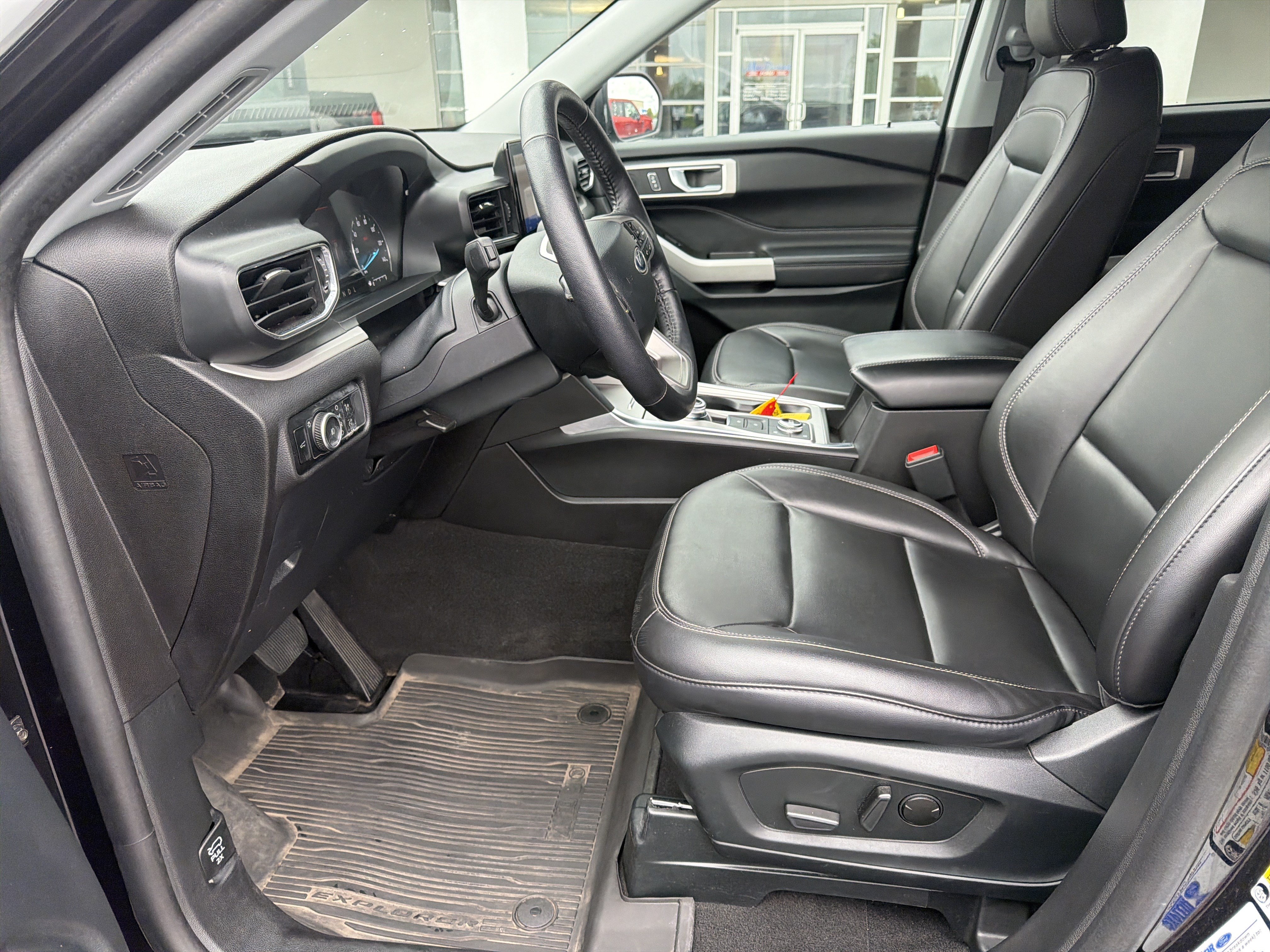 Certified 2024 Ford Explorer XLT w/ Equipment Group 202A AWD/4WD image 20