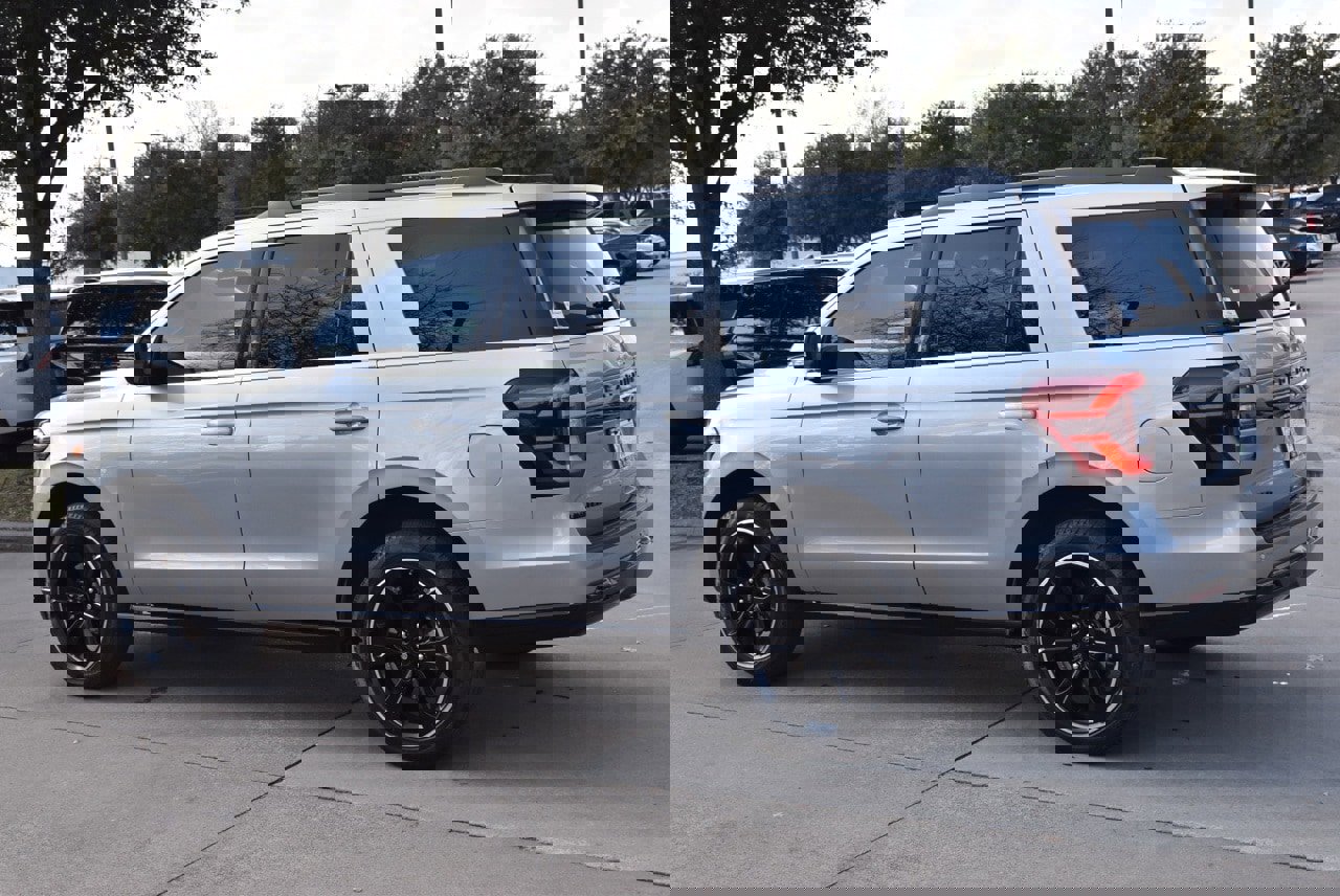 Certified 2024 Ford Expedition Limited image 11