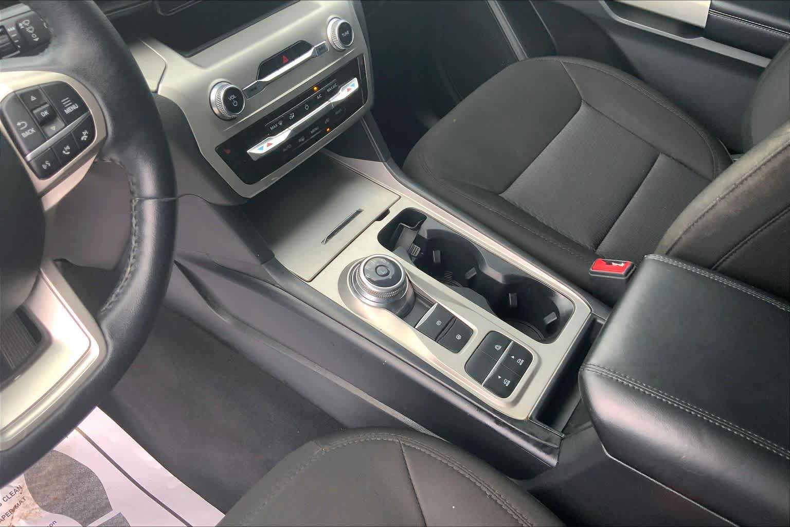 Certified 2022 Ford Explorer XLT RWD image 17