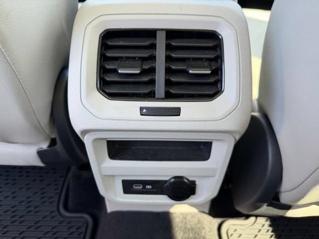 Used 2023 Volkswagen Tiguan SE w/ Panoramic Sunroof Package FWD image 26
