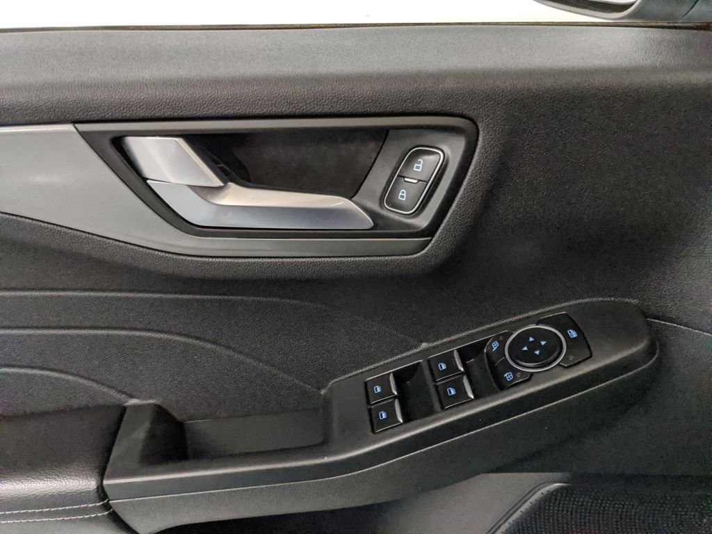 Certified 2023 Ford Escape SE image 15