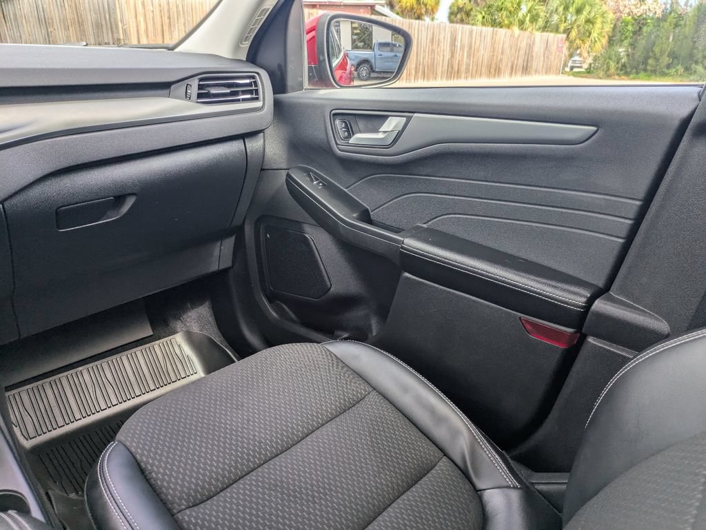 Certified 2023 Ford Escape SE FWD image 17