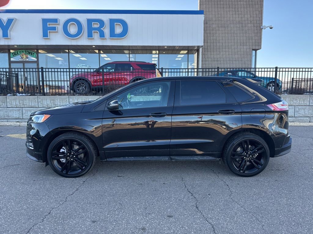 Certified 2023 Ford Edge ST w/ Equipment Group 401A image 4