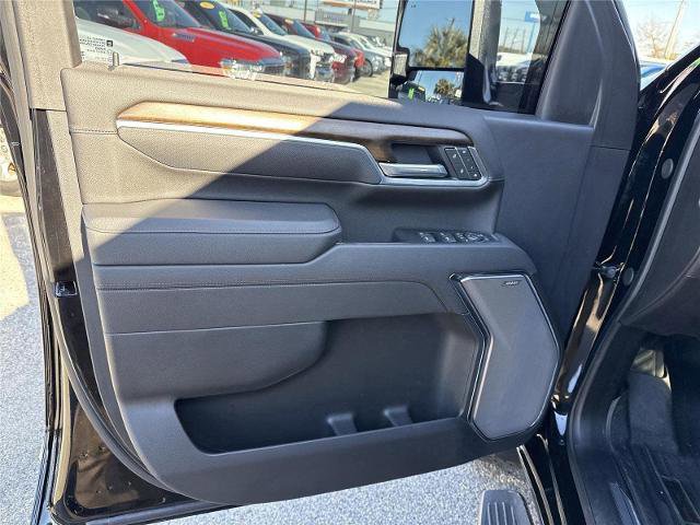 Used 2025 Chevrolet Silverado 2500 High Country w/ High Country Premium Package AWD/4WD image 25