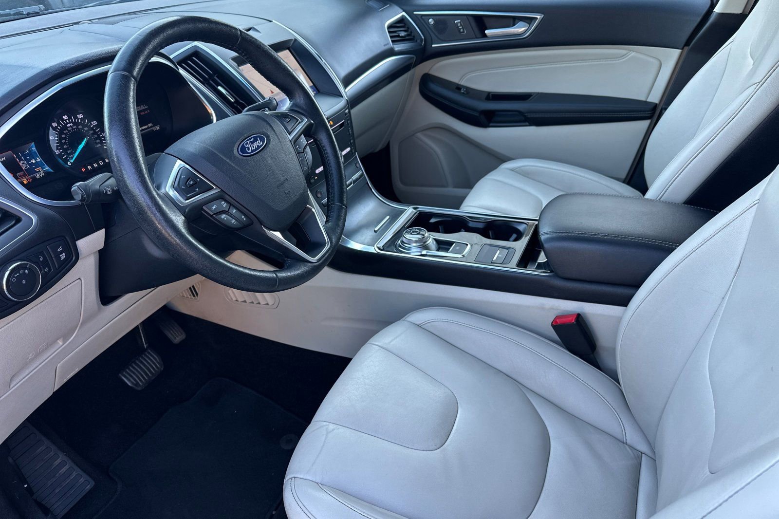 Certified 2019 Ford Edge Titanium w/ Cold Weather Package image 10