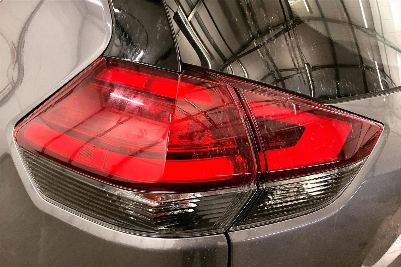 Used 2017 Nissan Rogue S image 28