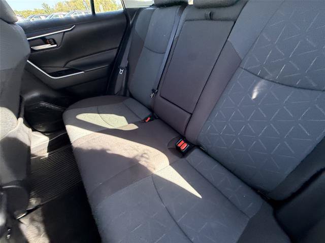 Used 2025 Toyota RAV4 XLE FWD image 21
