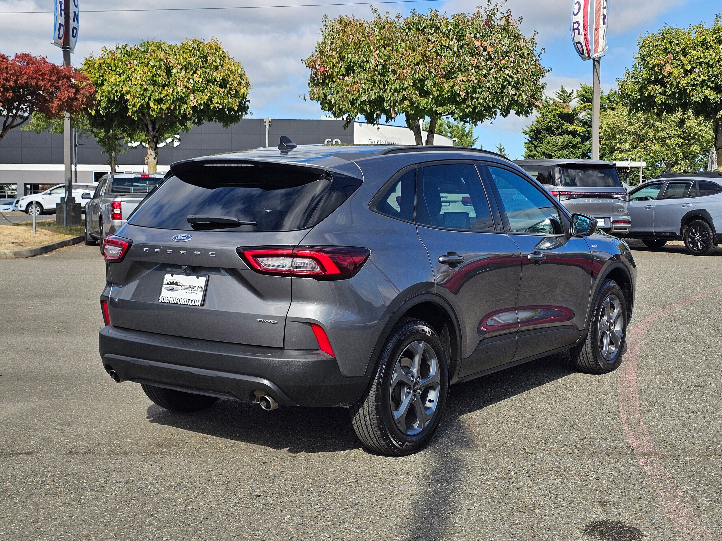 Certified 2025 Ford Escape ST-Line AWD/4WD image 5