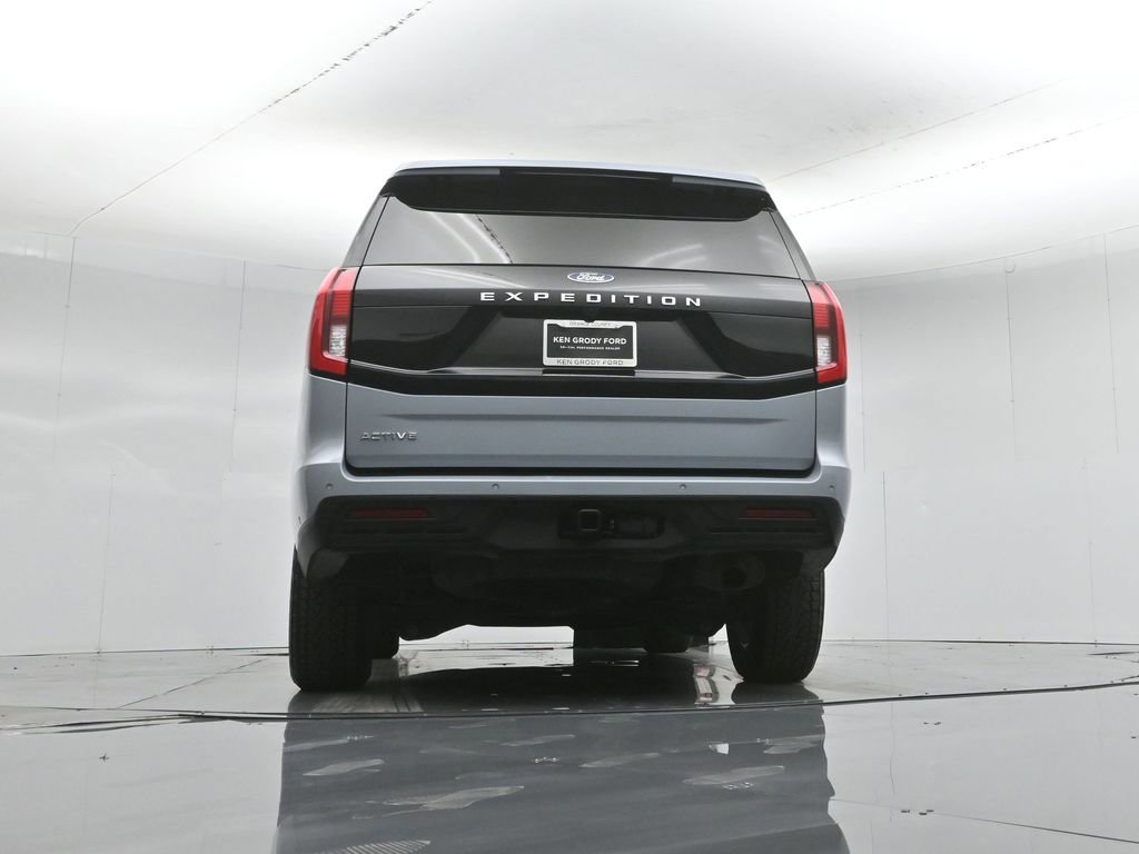 Certified 2025 Ford Expedition Active AWD/4WD image 14