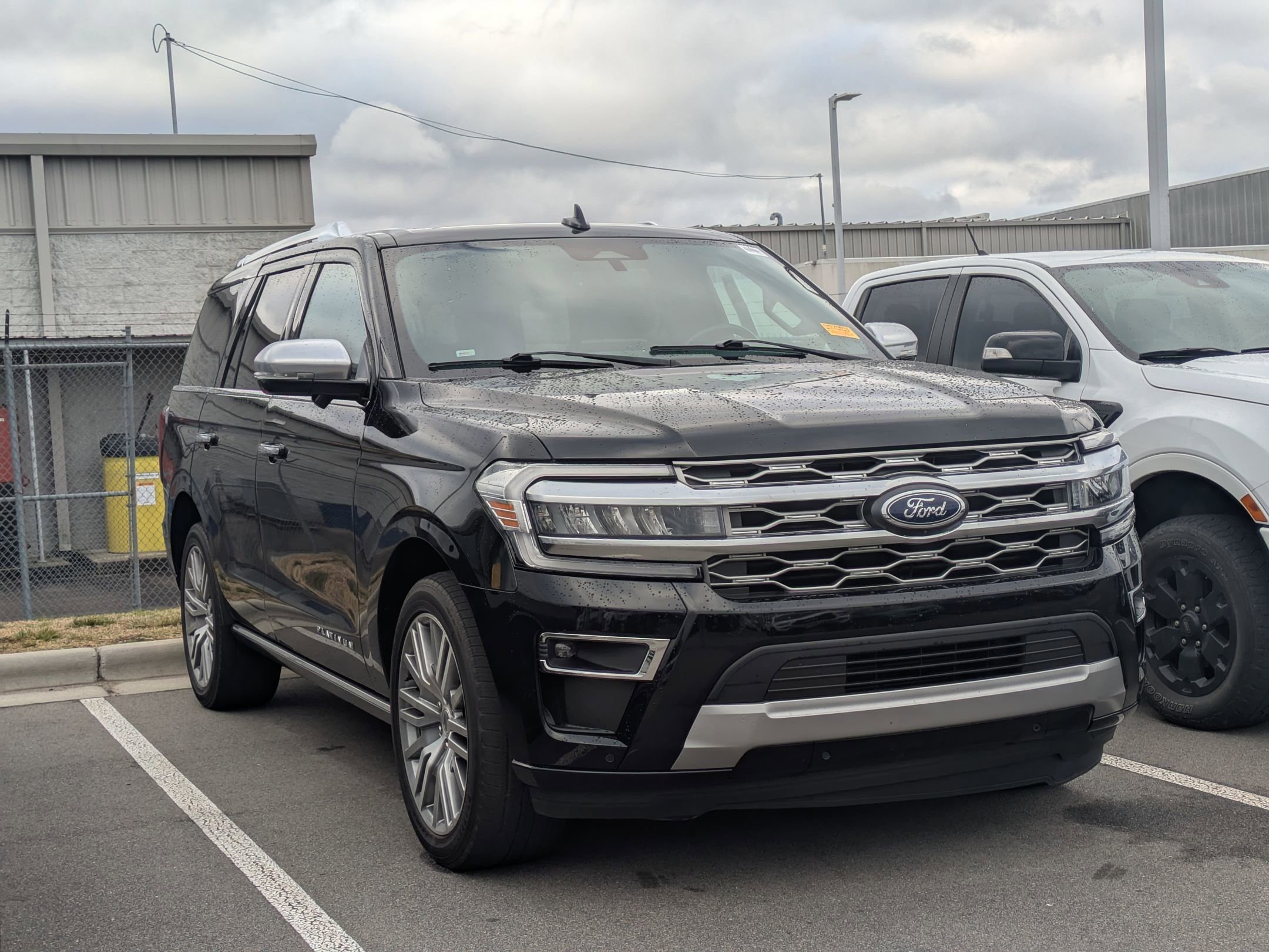 Certified 2023 Ford Expedition Platinum image 2