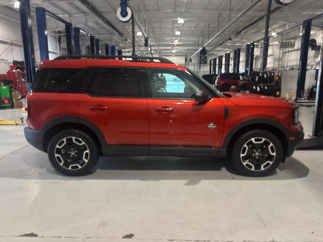 Certified 2023 Ford Bronco Sport Outer Banks w/ Tech Package AWD/4WD image 4