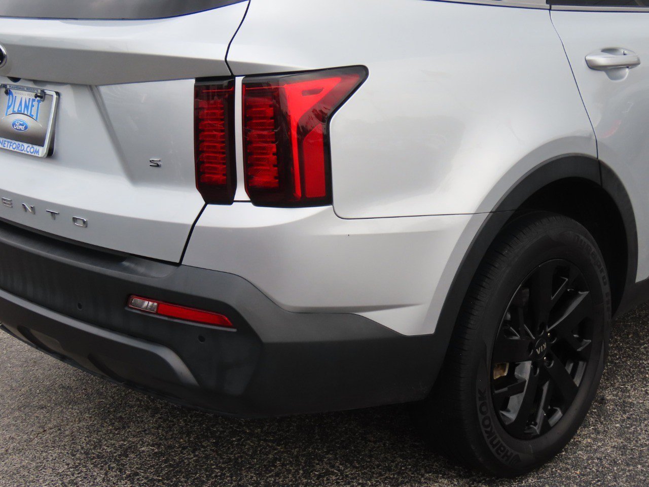 Used 2021 Kia Sorento S image 12