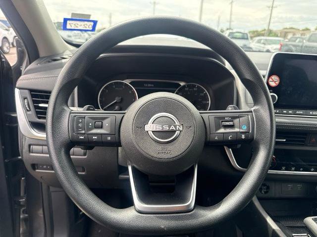 Used 2024 Nissan Rogue SV AWD/4WD image 3