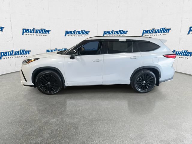Used 2023 Toyota Highlander XSE FWD image 6