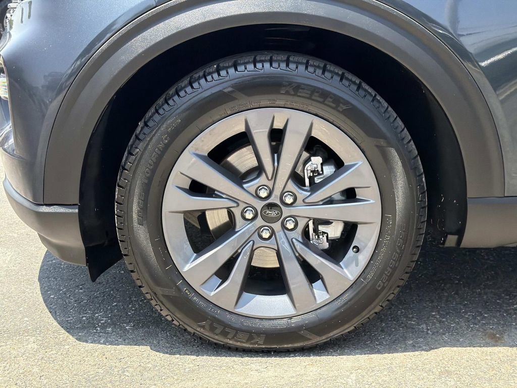 Certified 2023 Ford Explorer XLT w/ Equipment Group 202A RWD image 29