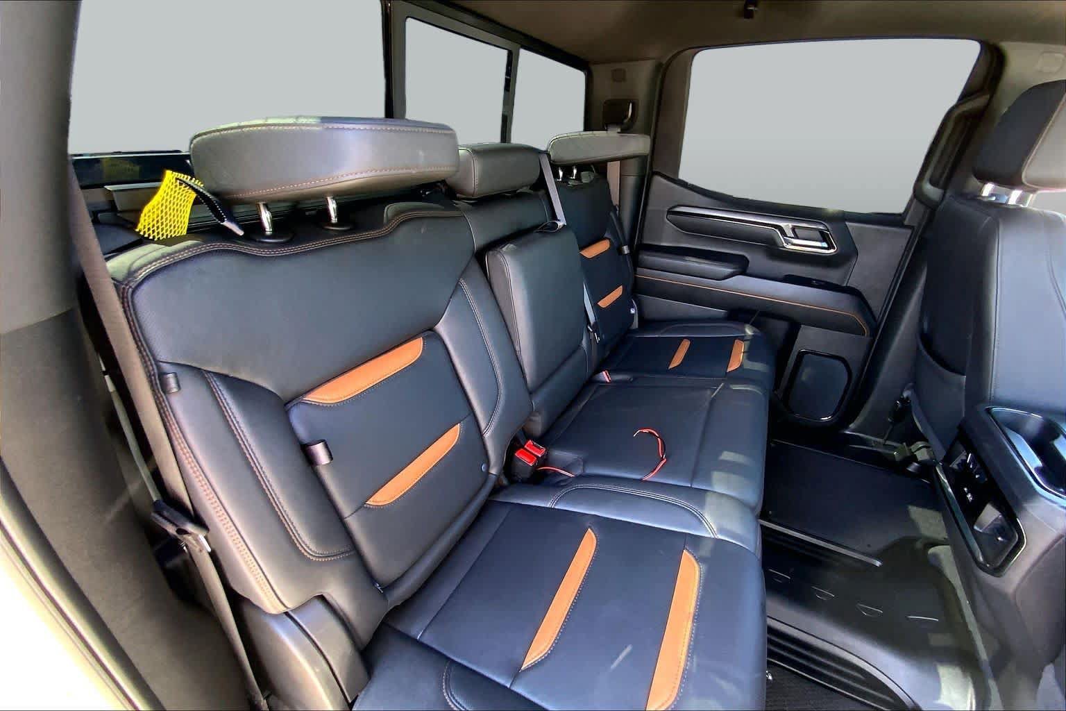 Used 2024 GMC Sierra 1500 AT4 w/ Technology Package AWD/4WD image 18