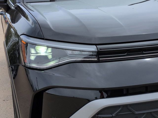 Used 2025 Volkswagen Taos SE FWD image 11