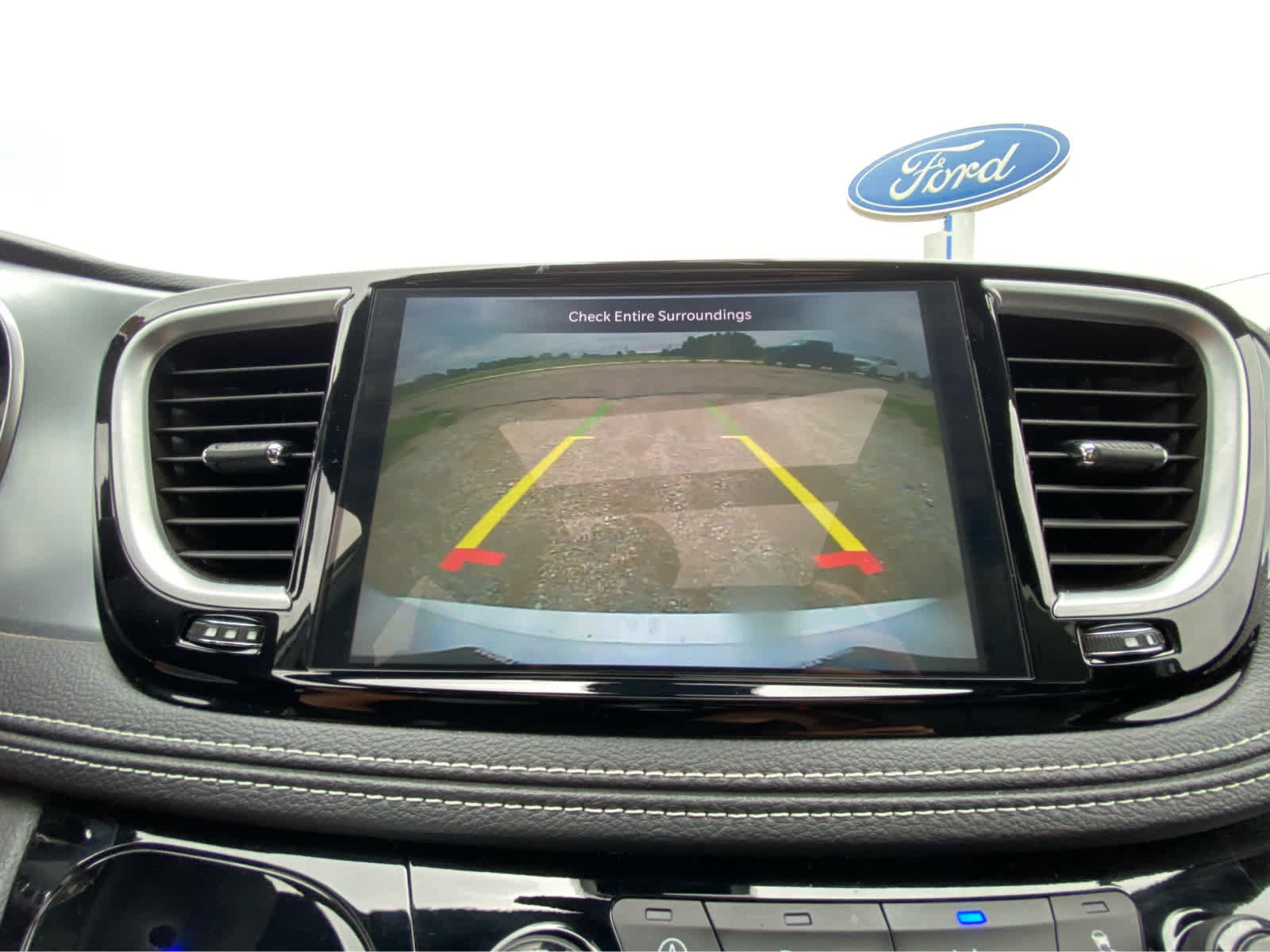 Used 2026 Chrysler Pacifica Limited FWD image 42