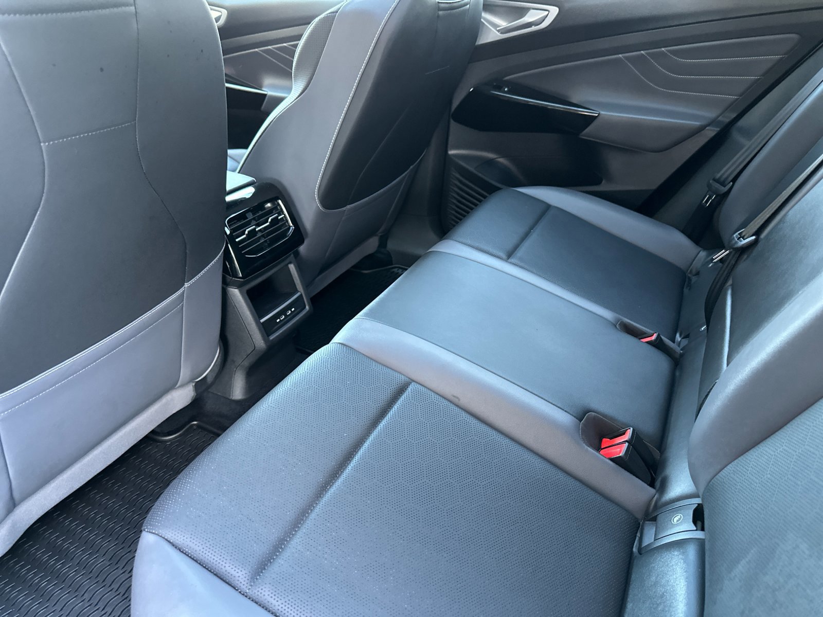 Used 2025 Volkswagen ID.4 Pro S image 12