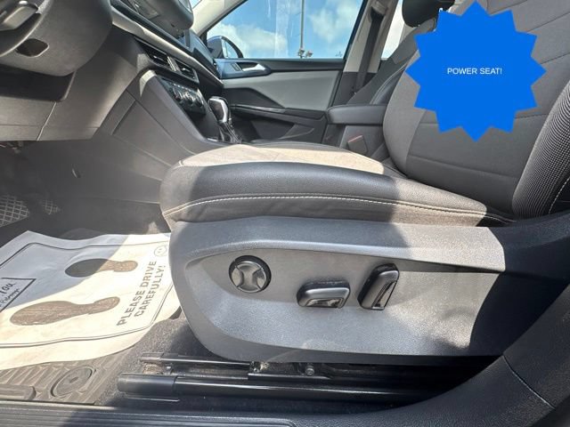Used 2022 Volkswagen Taos SE FWD image 13