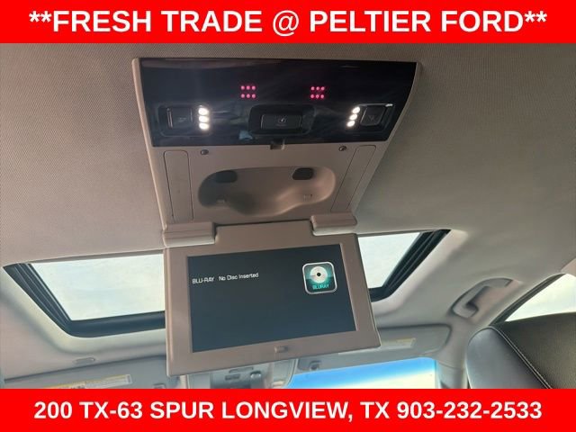 Used 2017 Chevrolet Suburban Premier RWD image 18