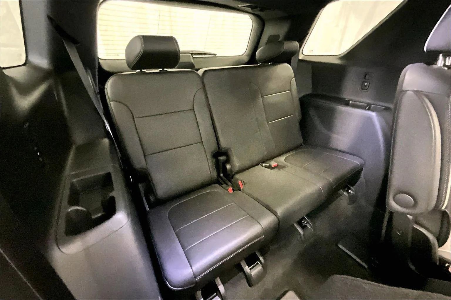 Used 2022 Chevrolet Traverse Premier w/ Redline Edition image 27