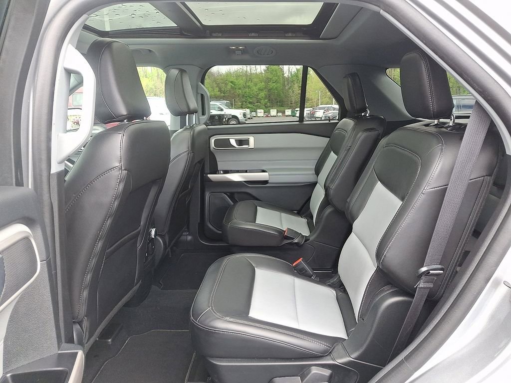 Certified 2023 Ford Explorer XLT w/ Equipment Group 202A AWD/4WD image 11