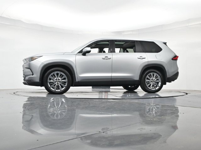 Used 2024 Toyota Grand Highlander AWD image 34