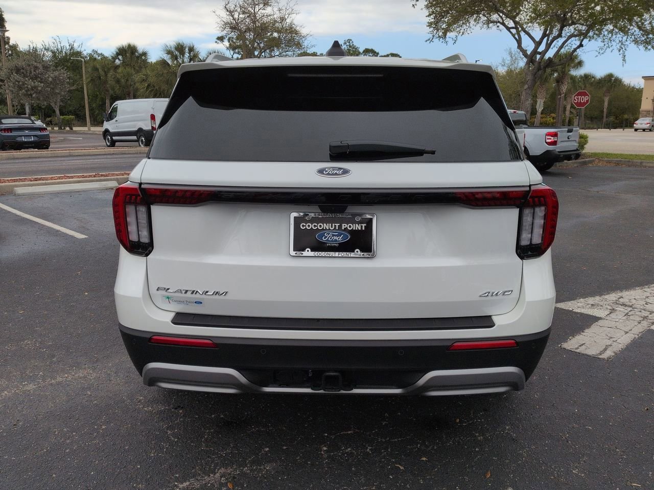 Certified 2026 Ford Explorer Platinum w/ LUX Leather Package image 4