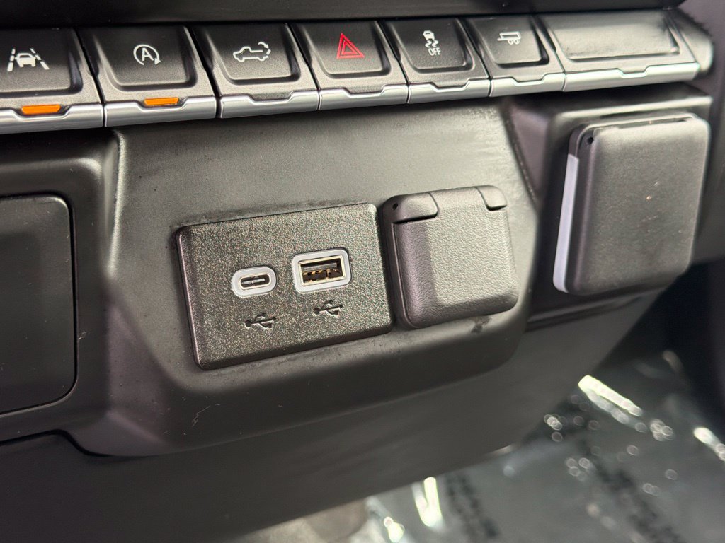 Used 2025 Chevrolet Silverado 1500 Custom RWD image 34