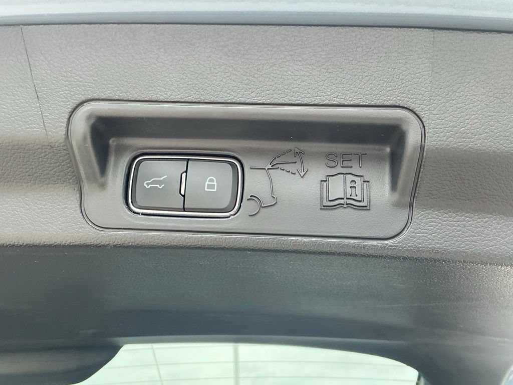 Certified 2025 Ford Explorer ST RWD image 30