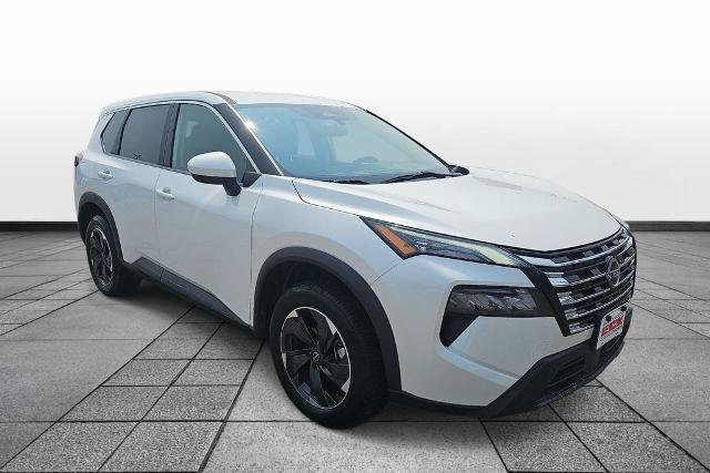 Used 2024 Nissan Rogue SV AWD/4WD image 3