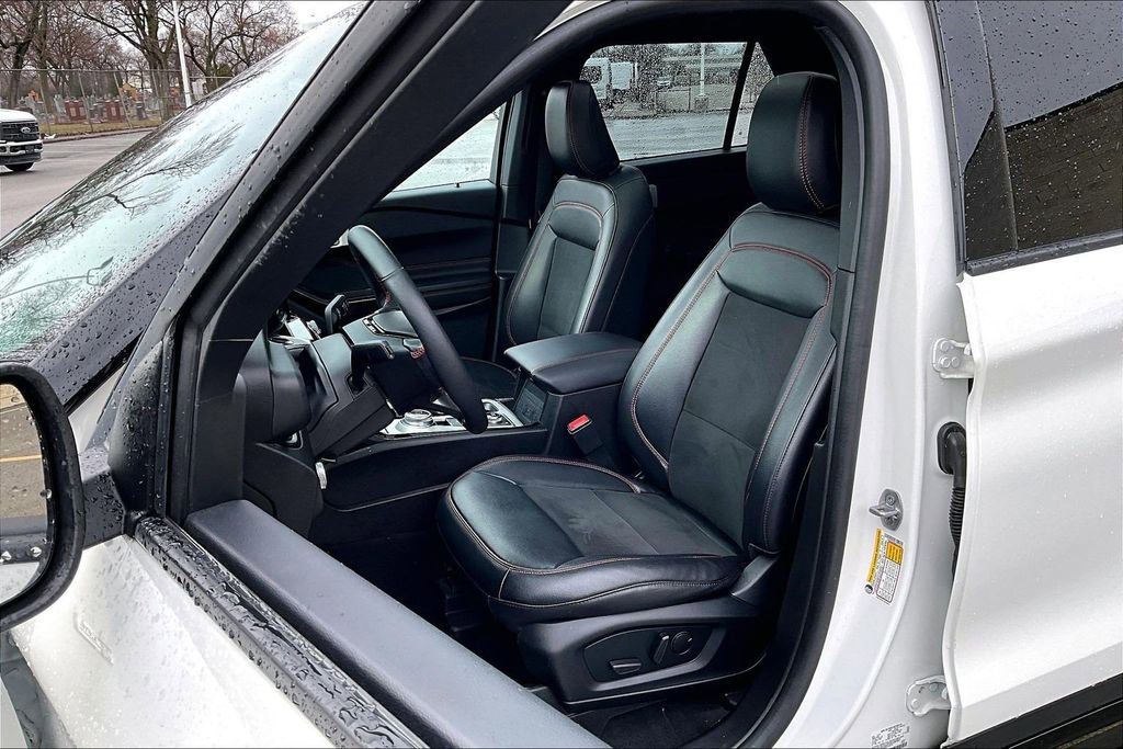 Certified 2022 Ford Explorer ST-Line w/ Class IV Trailer Tow Package image 24