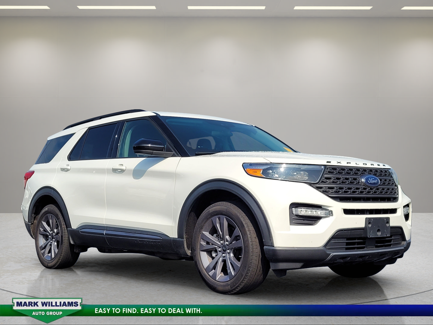 Certified 2022 Ford Explorer XLT w/ Equipment Group 202A AWD/4WD image 1