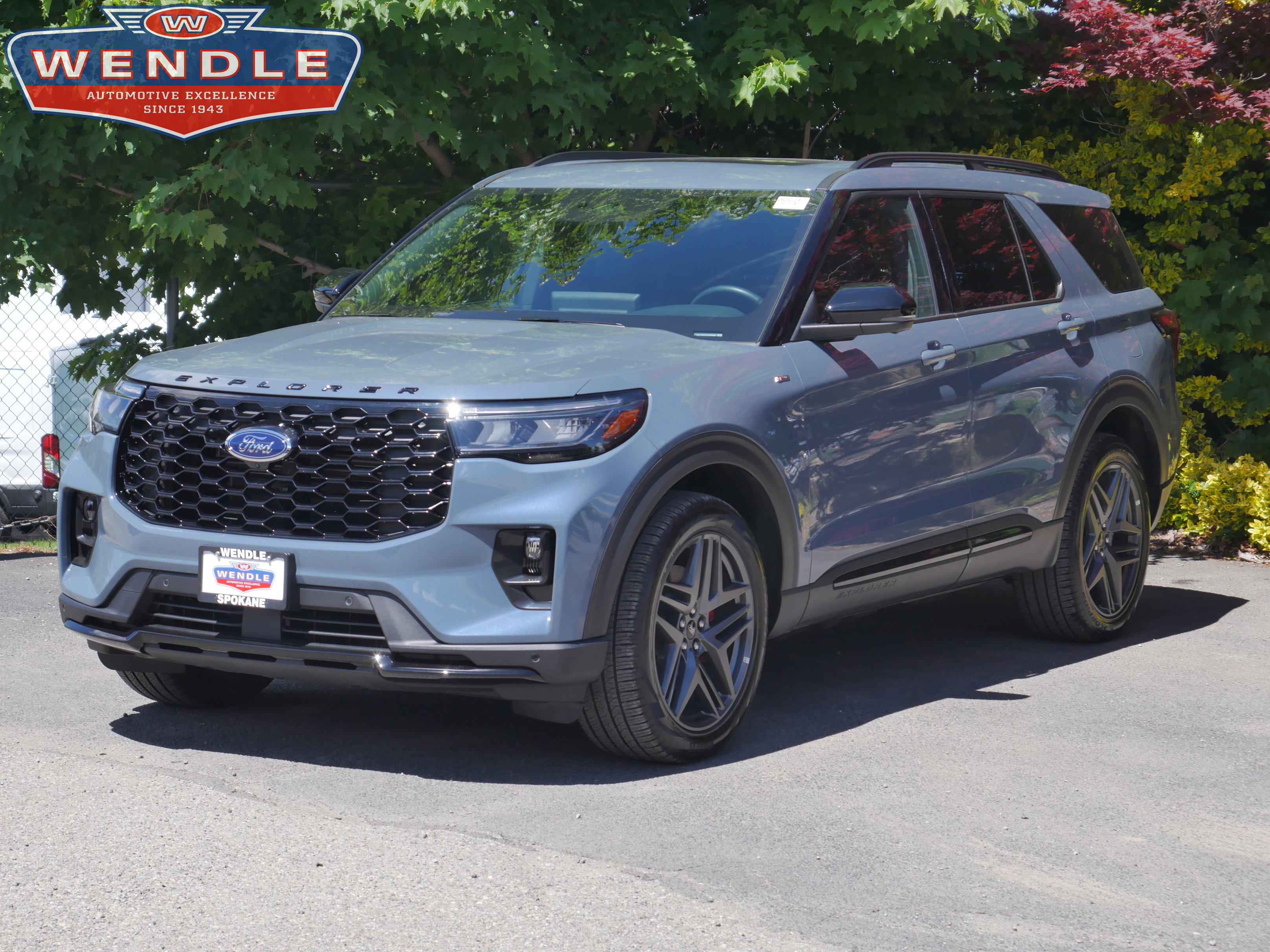 Certified 2025 Ford Explorer ST-Line w/ Premium Package AWD/4WD image 1