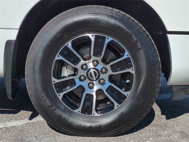 Used 2024 Nissan Titan SV w/ SV Convenience Package image 11