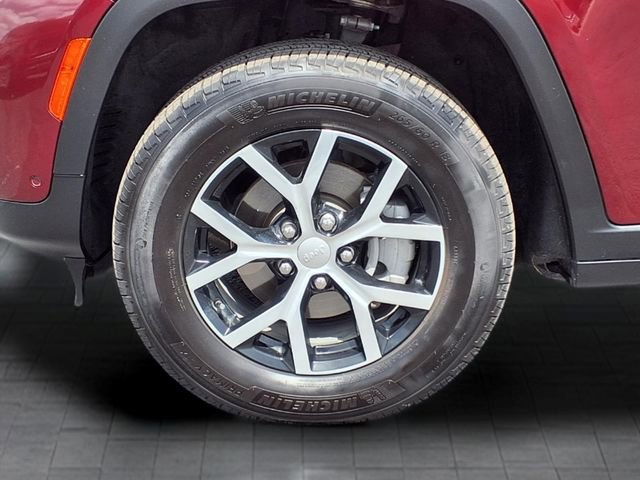 Used 2023 Jeep Grand Cherokee Limited w/ Luxury Tech Group II AWD/4WD image 11
