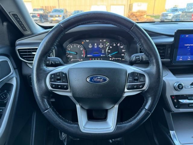 Certified 2022 Ford Explorer XLT w/ Equipment Group 202A AWD/4WD image 37