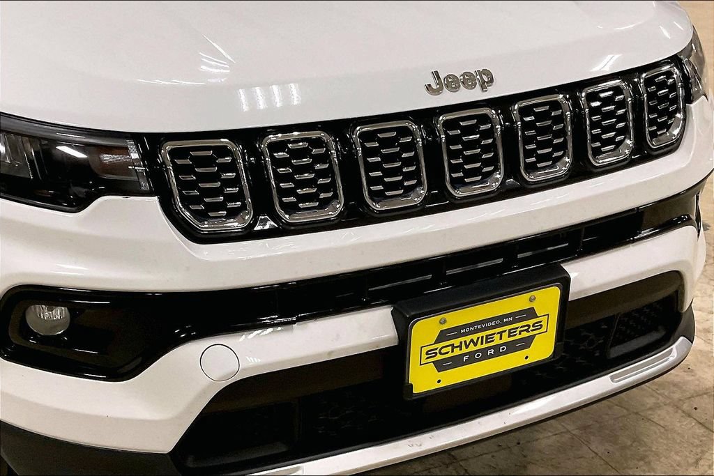 Used 2025 Jeep Compass Limited AWD/4WD image 28