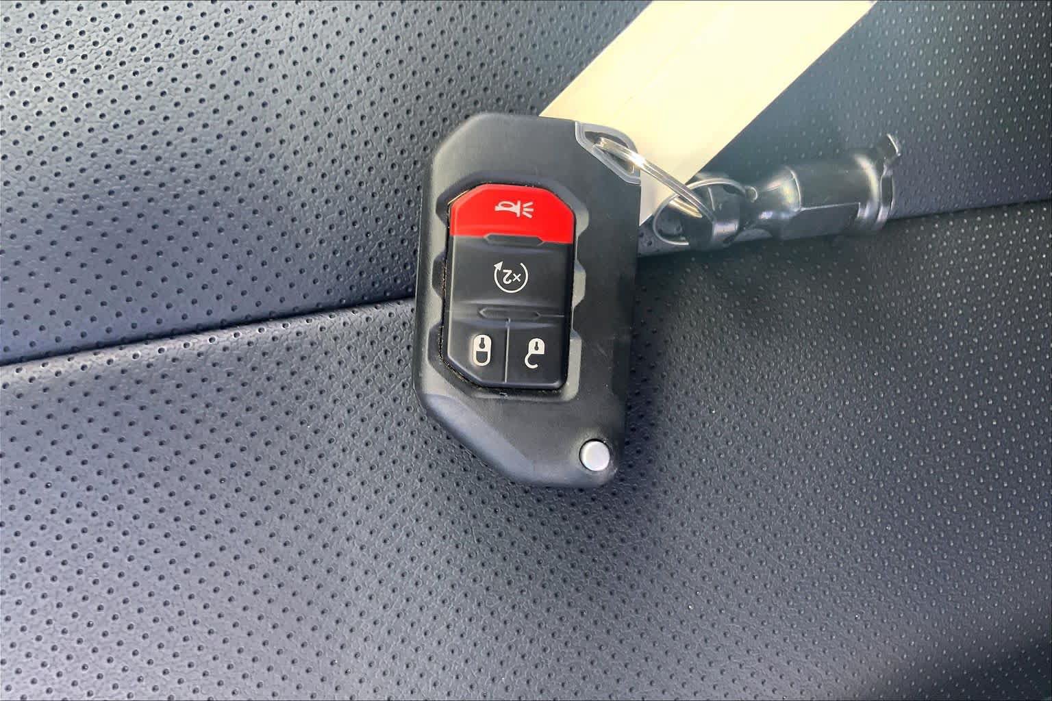 Used 2021 Jeep Gladiator Sport AWD/4WD image 15