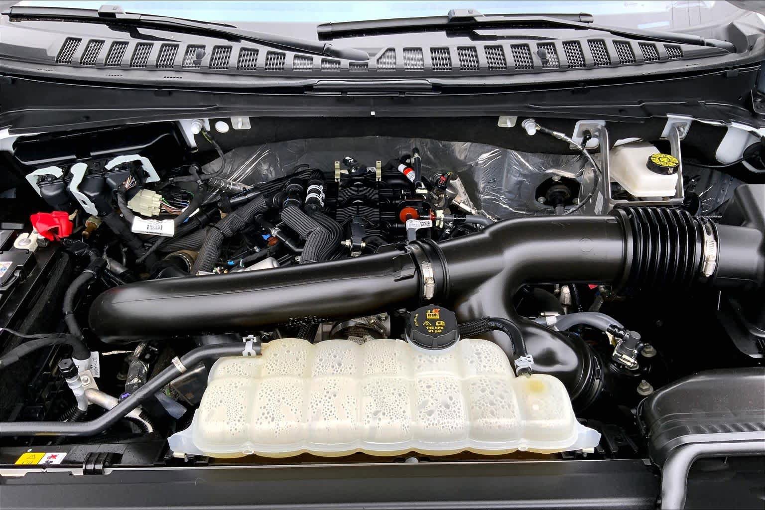 Certified 2025 Ford Expedition Active AWD/4WD image 29