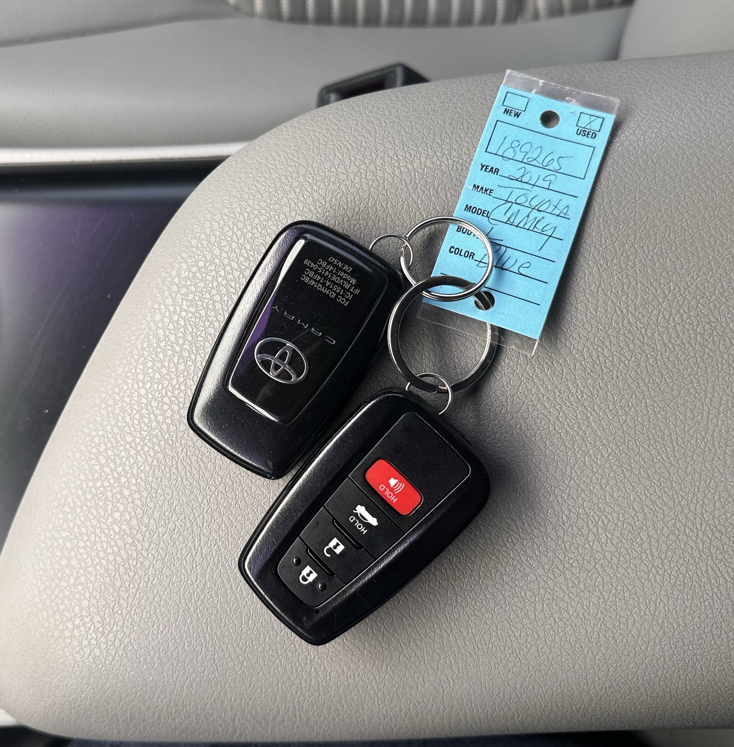 Used 2019 Toyota Camry SE w/ Convenience Package FWD image 25