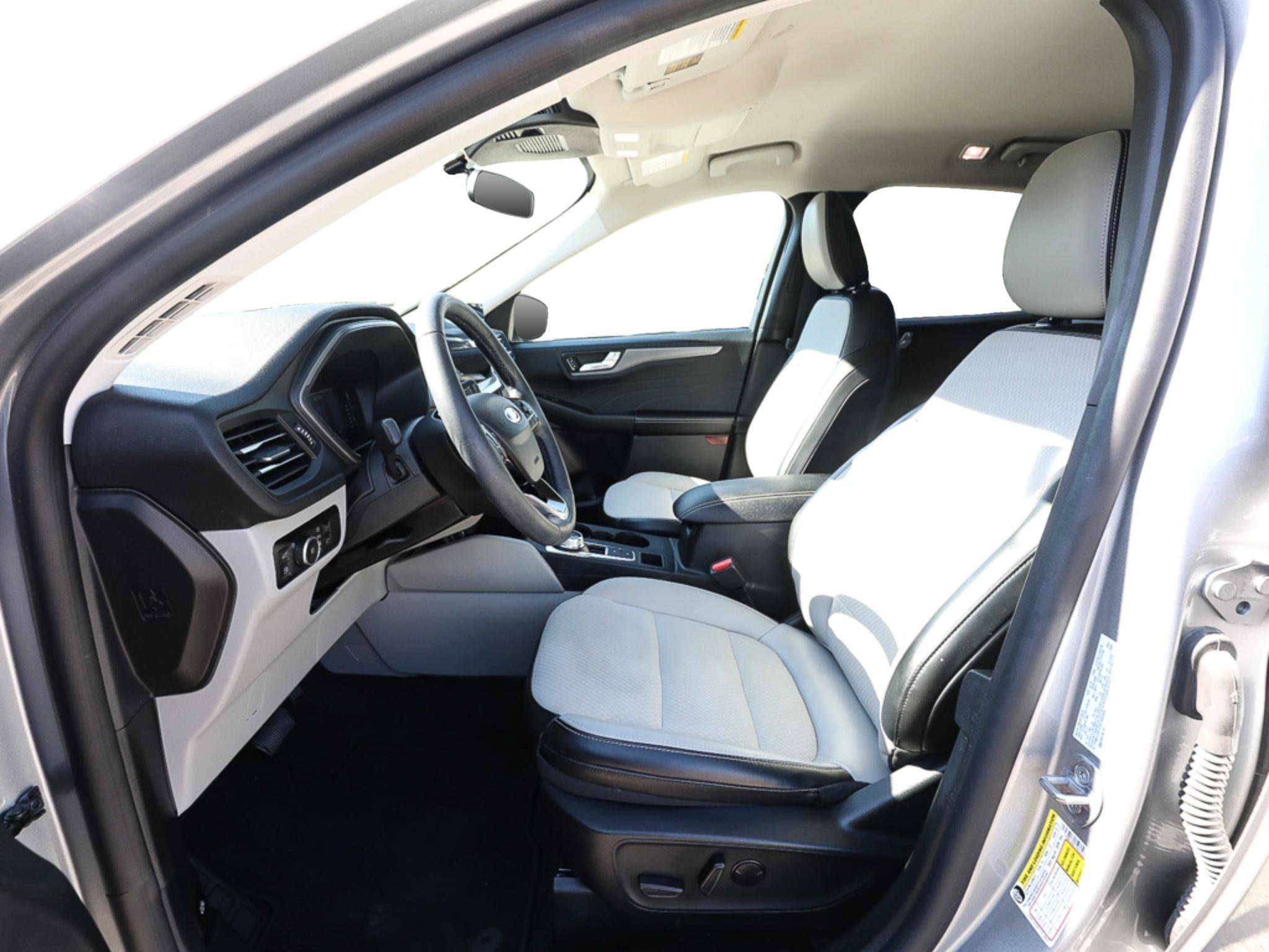 Certified 2024 Ford Escape SE FWD image 12