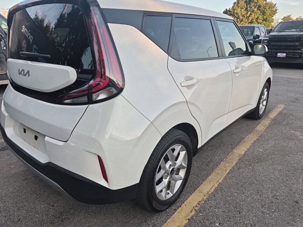 Used 2024 Kia Soul LX w/ LX Technology Package FWD image 19