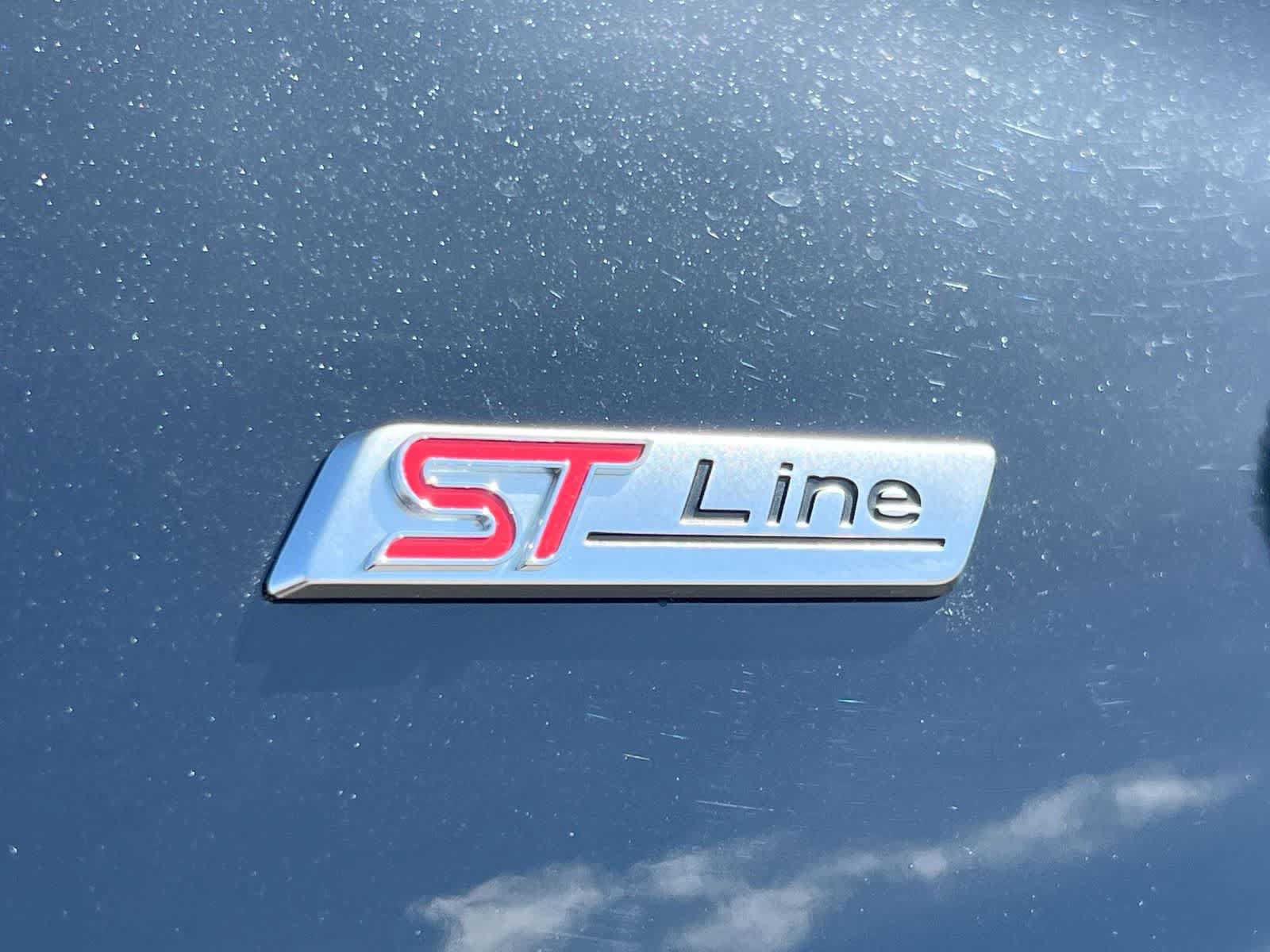 Certified 2023 Ford Escape ST-Line Elite AWD/4WD image 13