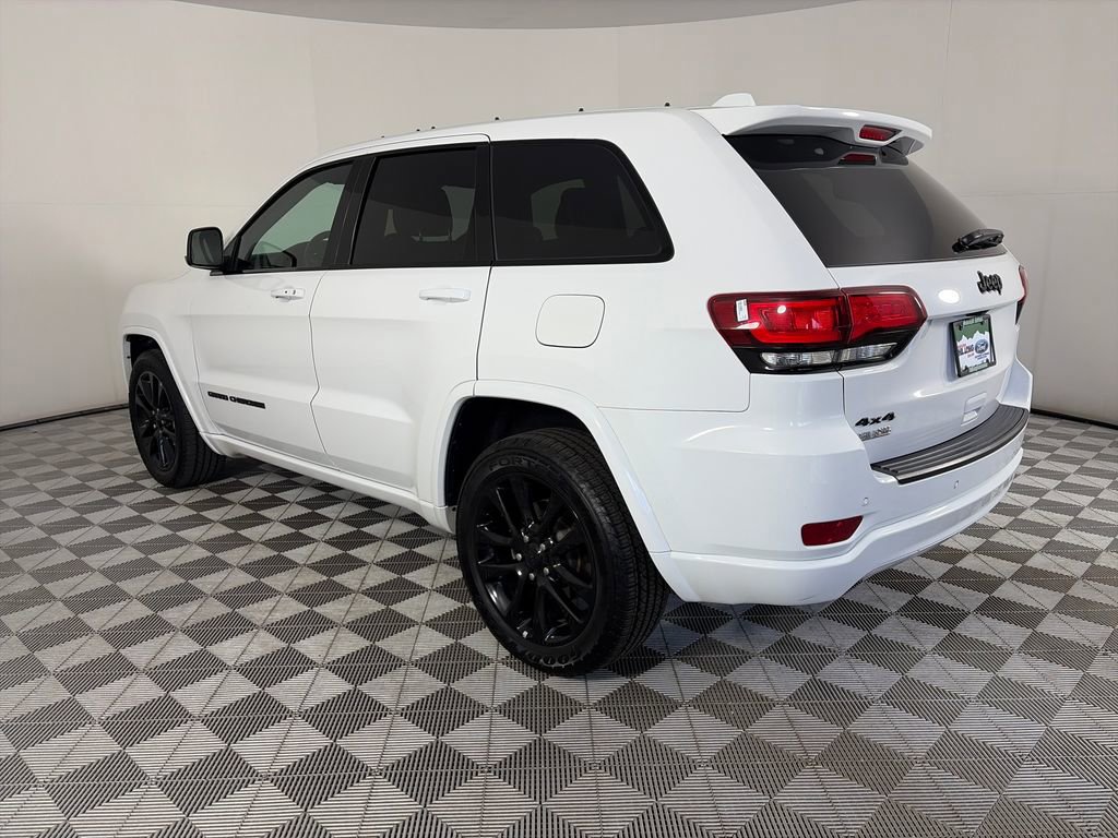 Used 2019 Jeep Grand Cherokee Altitude image 3